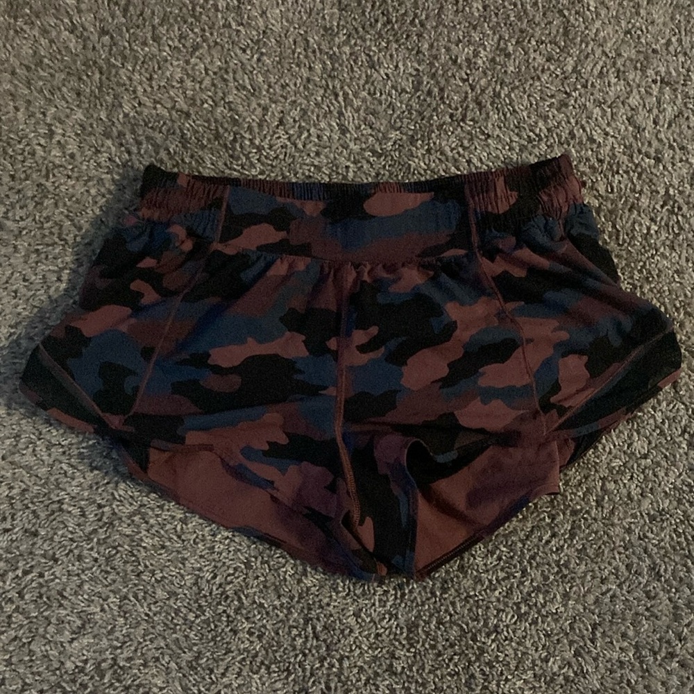 Lululemon Athletica Black and Brown Athletic Shorts Moisture-Wicking Design